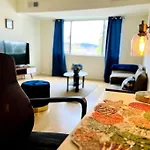 Spacious 2 Master Bedroom Apartment In Canoga Park