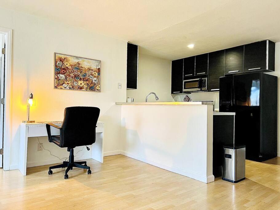 Spacious 2 Master Bedroom In Canoga Park Appartement
